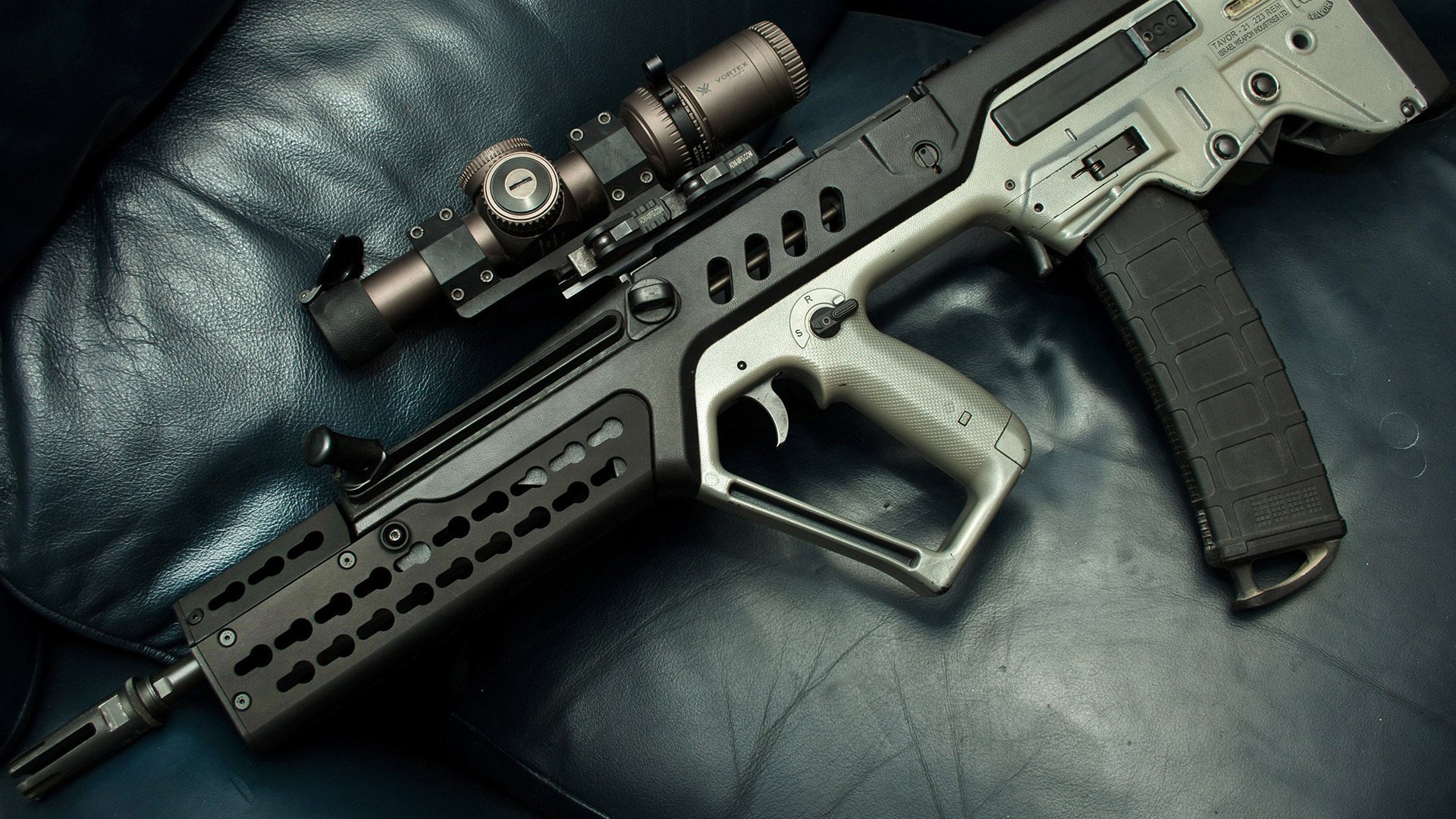 绿茵场与板球场的双面君王，当金色闪电斩落蓝白巨人，跨界大场面先生已然封王